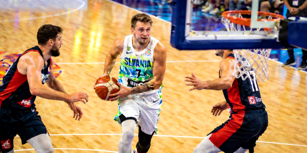 斯洛文尼亚男篮核心球员持球组织进攻